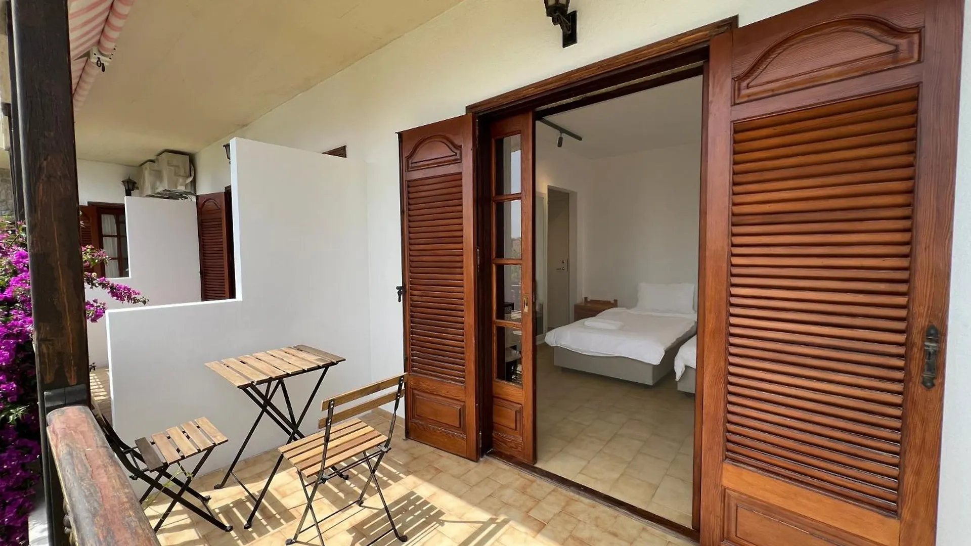 Viva Properties Ouranoupoli 0*,