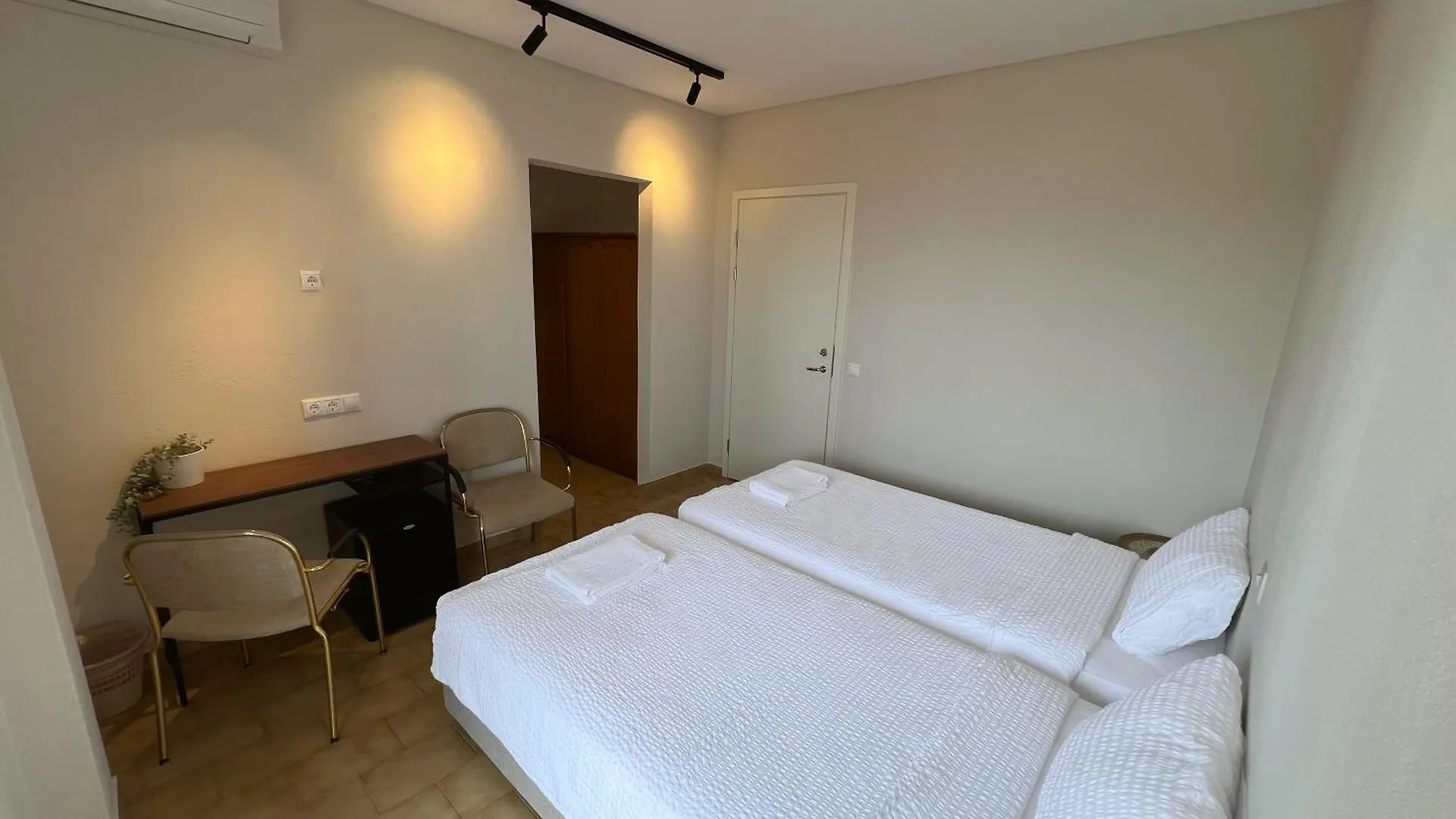 Viva Properties Ouranoupoli 0*,