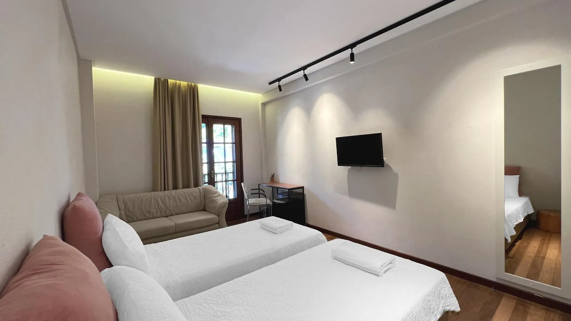Viva Properties Ouranoupoli Inn